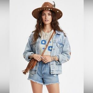 New H&M Cropped White & Blue Crotch Top With Tie Back Size Small